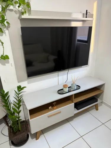 Rack com painel para TV