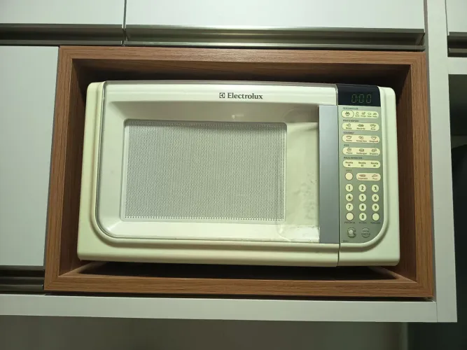 Microondas Eletrolux 31L