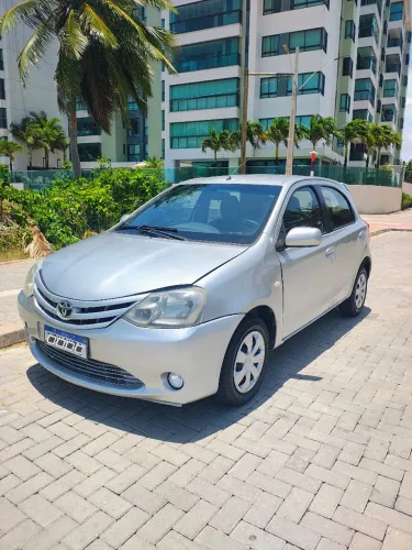 Toyota Etios XS 1.3 Flex 16V 5P Mec. 2013