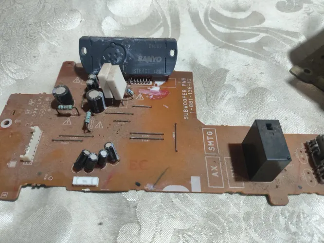 Stk Som Sony Gtr88 Saídas dos graves