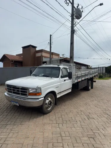 F4000 carroceria