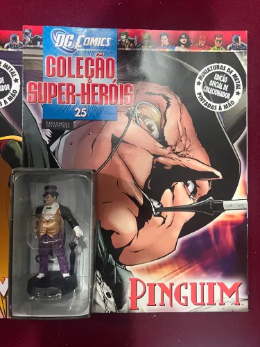 Boneco Eaglemoss pinguim