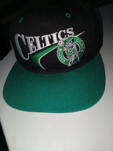 Bone vintage anos 90 Boston Celtics