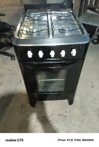 Vendo esse fogão Esmaltec 4 bocas