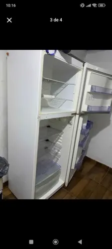 Vendo geladeira 220 v