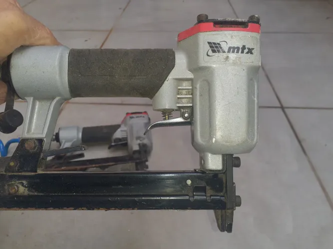 Grampeador Pneumatico Profissional