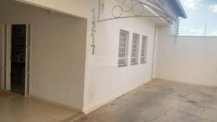 Venda de Casas / Padrão na cidade de Araraquara