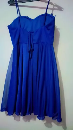 Vendo vestidos Semi novos