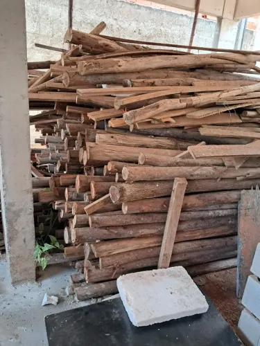 400 Escoras de Eucalipto para Obra - R$ 5,75 o Metro