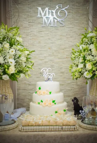 VASOS & BANDEJAS P/ DECORAR FESTAS ESPECiAiS, COQUETÉiS DE LUXO, CERiMÔNiAS DE CASAMENTO