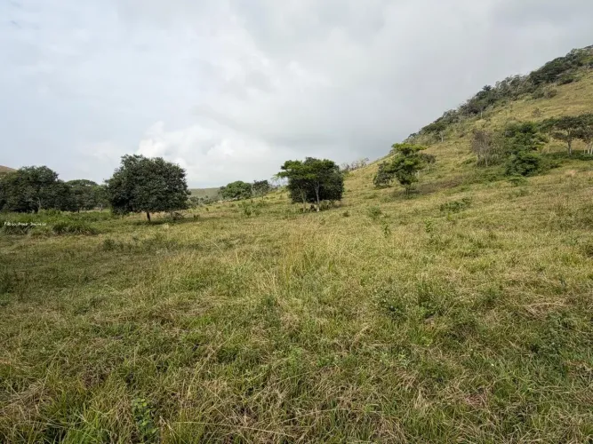 Fazenda para Venda em Itaboraí, Calundu, 2 dormitórios, 1 banheiro, 1 vaga