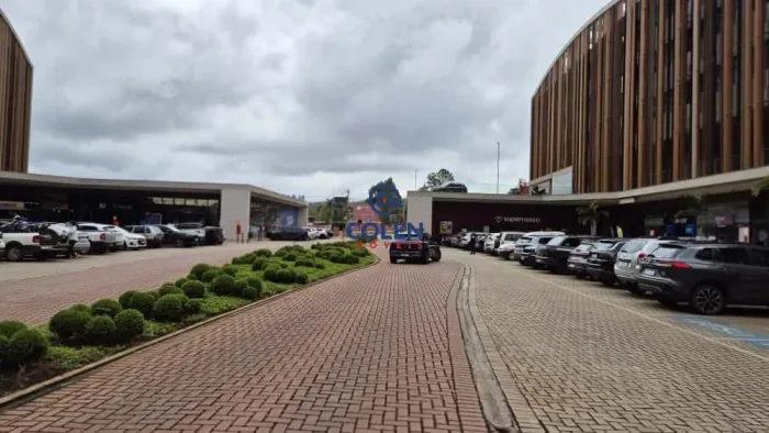Sala para locação em Alphaville com 79,15m²