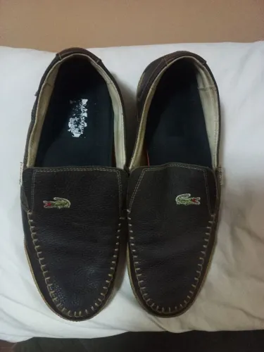 MOCASSIM LACOSTE ORIGINAL COURO LEGÍTIMO E ELEGÂNCIA (43) | NOVO