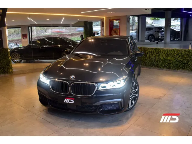BMW 750I M Sport Sedan 4.4 V8 450cv Aut. 2017