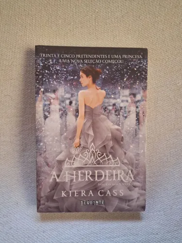 Livro: A Herdeira - Kiera Cass