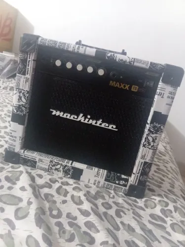 Amplificador Mackintec + Guitarra Stratocaster Beg100 Elétrica