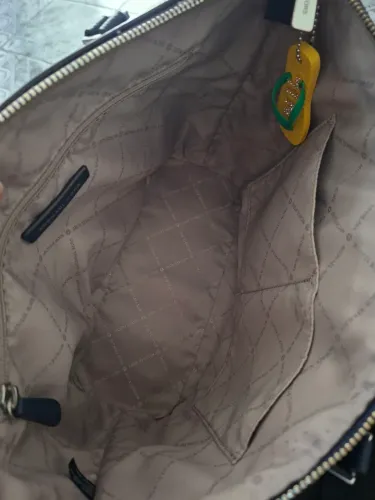 Bolsa MK original novíssima!!! OP UNICA!!! VENDENDO POR QUE ESTOU PRECISANDO DO DINHEIRO.