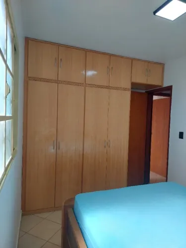 Alugo apartamento semimobiliado frente ao Hospital Regional