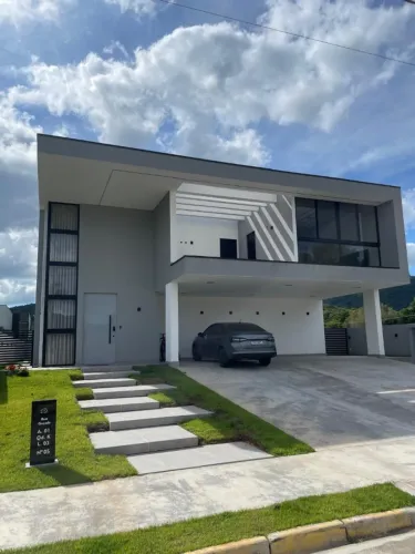 Casa Caledônia de Alto Padrão | Conforto, Sofisticação e Privacidade - Direto Proprietário