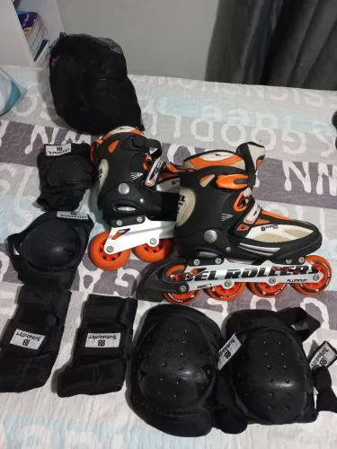 Vendo patins número 37, mas equipamentos de proteção, em perfeito estado