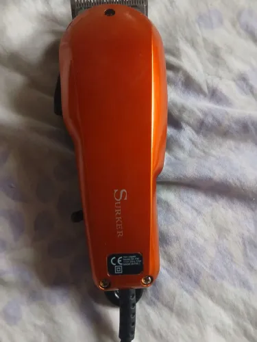 Máquina de cortar cabelo profissional