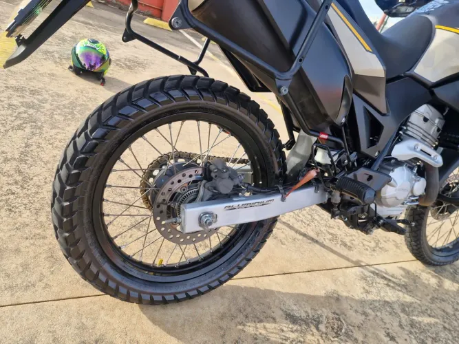 Xre 300 adventure muito nova e equipada