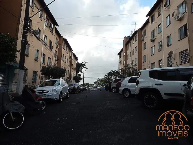 Apartamento de 02 dormitórios, Bom Retiro, Santos.