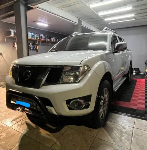 Nissan Frontier SL CD 4X4 2.5tb Diesel AUT 2015