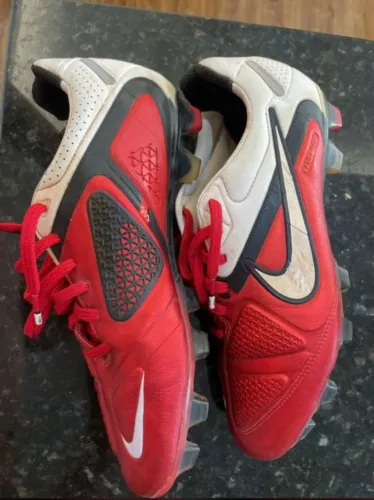 Chuteira profissional Nike CTR 360 maestrii N39.5