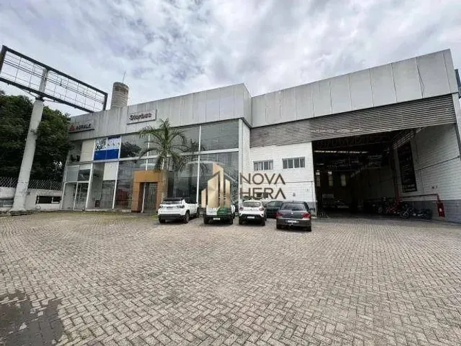Galpão Comercial 2.410m² com Showroom, Escritórios e Entrada para Caminhões | Vila dos Rem