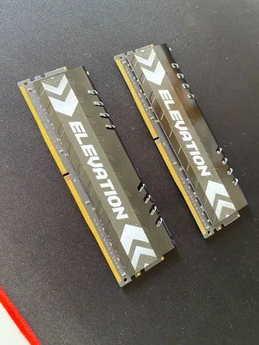 2 MEMÓRIAS RAM - DDR 4 - 8 GB