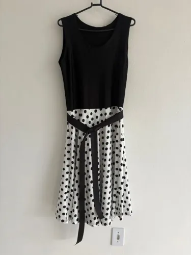 Vestido midi Poá