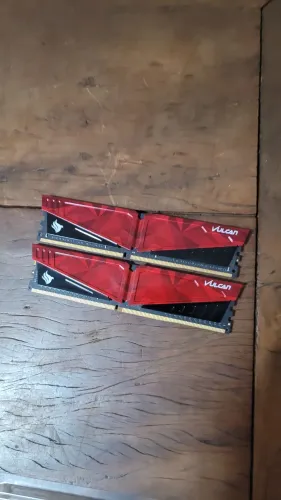 Memória RAM T-FORCE VULCAN 8GB DDR4 - 2 Unidades