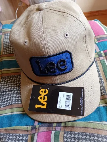 Boné Lee original