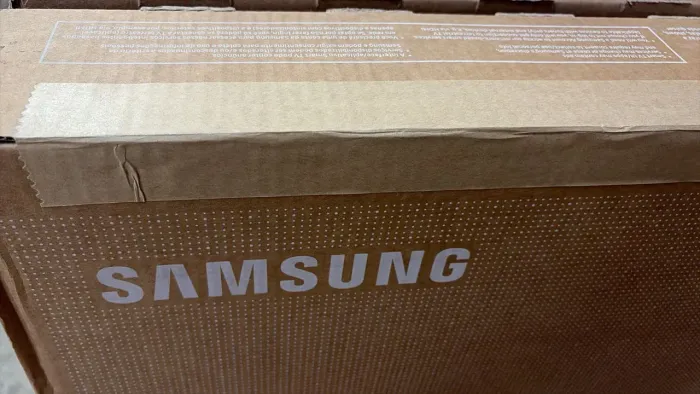 Tv 32 Samsung smart nova na caixa