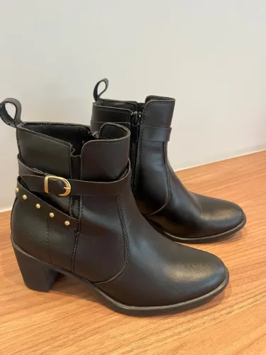 Bota preta  TAM 36 50,00