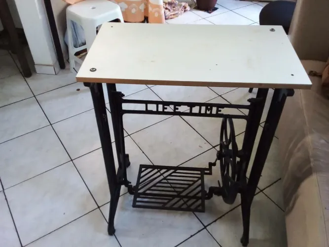 Pé de máquina de ferro fundido