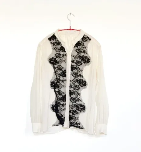 Camisa branca seda com renda Lia Souza 40