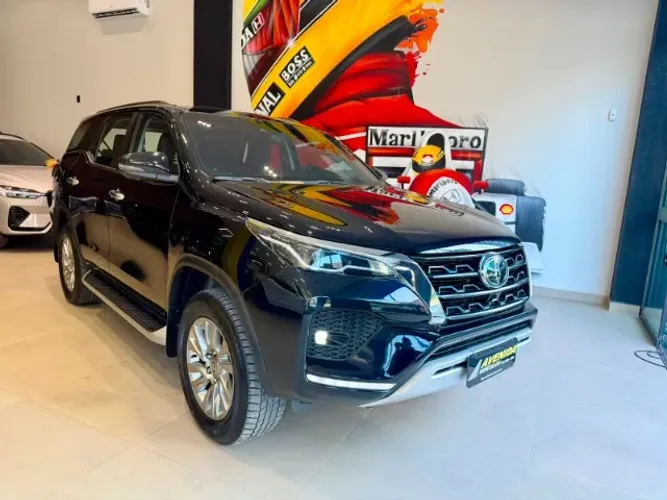 Toyota Hilux SW4 SRX 4X4 2.8 TDI 16V Dies. Aut. 2024
