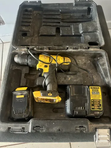 Furadeira Parafusadeira Dewalt 
