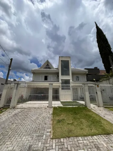 Sobrado para venda com 321 metros quadrados com 4 quartos em São Braz - Curitiba - PR