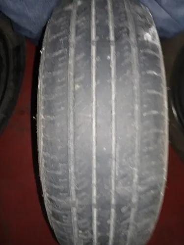 Pneus de automóvel celta