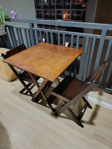 Mesa de bar 4 cadeiras 