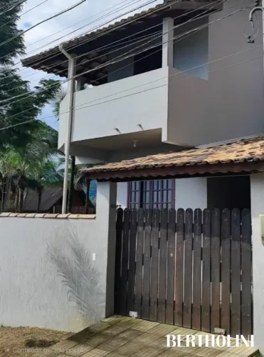 Casa de 2 quartos próximo ao centro de Penedo-RJ