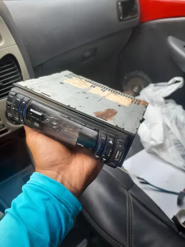 Vende _se toca cd .