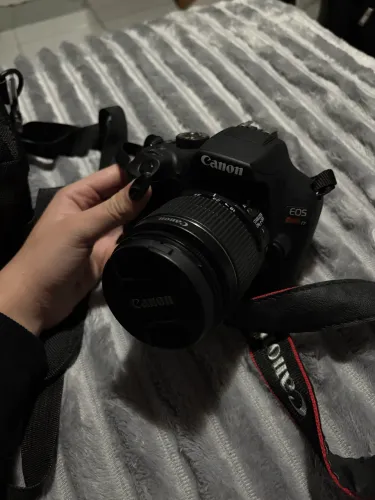 Vendo câmera profissional Cânon T7+