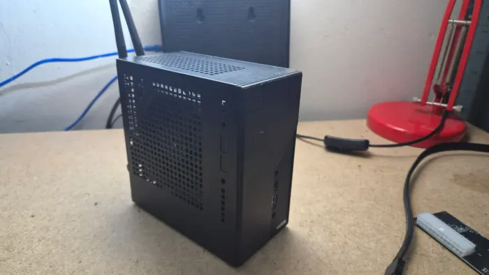 MiniPC deskmini x600 r7 8700g 32gb ram ssd 2tb adaptador OCuLink