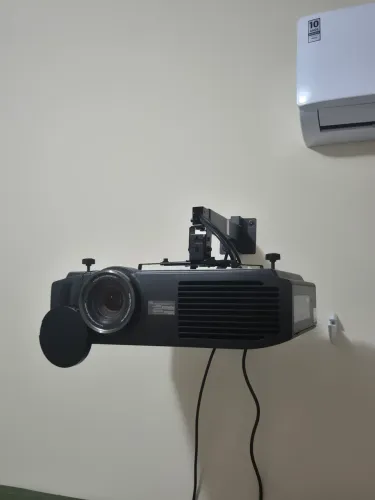 Projetor Panasonic PT-AE7000 Full HD 3D + Lâmpada Extra + Suporte de Parede