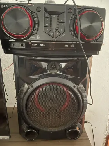 Som LG 810 W