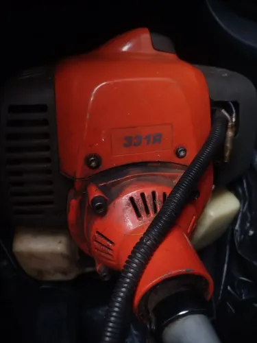 Husqvarna 331r motor top